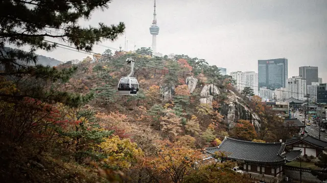 Namsan tower cable car vs hike